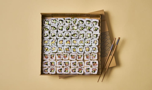 KM5 - Plateau Sushi Mix 64 pièces assorties (10 PAX) KM5 - Plateau Sushi Mix 64 pièces assorties (10 PAX)
